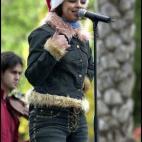 5c8a4c9f250000580680f6ed