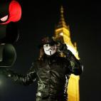 5c8b2269240000f7054cf15c