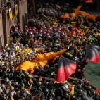 5df75aff2500004071d30448