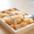 ▶️ Ingredientes (para 4 personas): 200 gramos de quinoa, 2 dientes de ajo, 1/2 calabaza (seis u ocho rodajas), 1 cebolla, 2 quesitos de Burgos y nueces y pasas al gusto ▶️ Encuentra aqu&iacute; la receta completa.