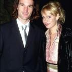 5c8a60dd20000045046f15eb