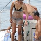 5c8a60e5260000f903fe46f9