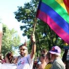 5c8ab4d4240000f404a38772