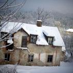 5c8ad4e1360000c81a6c270e