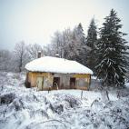 5c8ad4e2360000ba1a6c2710