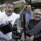 5c8b2dd520000045047055d9