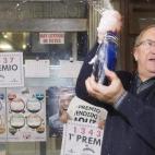 5c8b2dd6240000f7054d0c2e