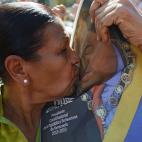 5c8ad2ef250000580681d142