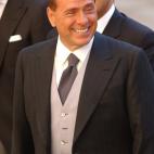 Era entonces primer ministro de Italia. Su última etapa en este cargo fue de 2008 a 2011. En los últimos años siempre está acompañado por escándalos políticos, económicos, judiciales y sexuales. Este año ha sido condenado, en primera in...