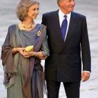 11 años después de esta foto, la Casa Real española vive su peor momento de popularidad. El principal blanco de críticas ha sido la imputación (y desimputación) de la infanta Cristina y el jucio a su marido, Iñaki Urdangarin, por corrupci...