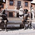 "Alcal&aacute; de Henares es la primera ciudad universitaria del mundo, planeada alrededor de una universidad y sus estudiantes. Con su larga historia de estudios, no sorprende que esta pintoresca ciudad sea conocida por sus contribuciones liter...