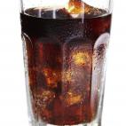 Una lata normal (sin apellidos tipo 0%) son 35 gramos de azúcar. ¿Te has parado a pensar en todas las que te bebes en una noche de fiesta?