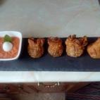 Adiós al clásico gazpacho de tomate... con esta receta se le puede dar salida a la sandía sobrante. Sus aliados principales son la morcilla de Burgos y el queso de cabra. No te pierdas cómo hacerla en Cookpad.