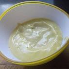 La mayonesa de ajo está riquísima, pero si además le añadimos mango, el resultado es espectacular. Si quieres ver cómo hacerla, puedes encontrar la receta en Cookpad.