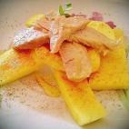 Esta es una receta caprichosa que combina el dulce con el salado de una forma excelente. Un maridaje estupendo para un plato fácil pero contundente. Aquí tienes todos los detalles.