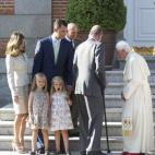 5c8adc25240000f404a3d12a