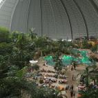 5c8ade4d2400000a05a3d4b2