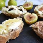 "Un aperitivo cuyo ingrediente principal es el queso de Coulommiers y con el cual quedas como un perfecto anfitrión". Consulta la receta completa en Cookpad.