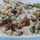 Se prepara con las típicas setas que vienen en frasco, con cebolla picada y trufa negra. Consulta la receta completa en Cookpad.