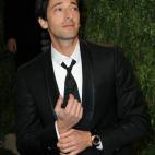 5c8adf51360000c81a6c3715