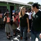 Y aquí, de labor humanitaria en Haití, en 2006
