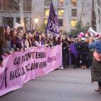 5c8a5b60260000e804fe401a