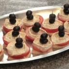 Con ingredientes tan sencillos como pan de molde, tomate, queso de cabra, aceitunas y orégano podrás prepararlos en un momento. Consulta la receta completa en Cookpad