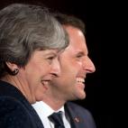 5c8a52a6250000bd05810034