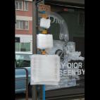 Explotar burbujas para hacer tu vida un poco menos mala: un truco antiestrés que no pasa de moda. Aquí vemoso unos de estos "antiestrés", preparado para sesiones de 3, 5 o 10 minutos y repartidos así, gratis, en una parada de autobús. La im...