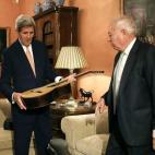 5c8b1912230000d5042418a1