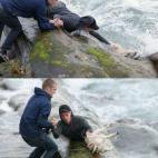 Otro acto de generosidad que ha sido viral este año es el de dos chavales rescatando un cordero del mar.