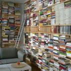 Libros Libres (Madrid, Covarrubias, 7, bajo derecha) es un espacio repleto de libros donde puedes elegir lo que quieras y no pagar.