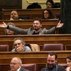 Le gusta el rock de Led Zeppelin, Dire Straits y Deep Purple.