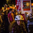 5c8b18b22400004205a41283