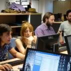 Los guionistas trabajan en parejas.