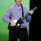 Lo dejó subrayando que el teclado pasaría a la historia. En la foto, en 2008, con una guitarra de Guitar Hero.