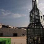 Tras una inversión que supera los 300 millones de euros, la Xunta ha paralizado la obra por falta de presupuesto. El coste total estaba cifrado en 475 millones de euros, el triple de lo previsto.