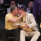 5c8a8fc42400000a05a33b2b