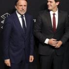 5c8a9a49250000bd05815b02