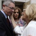 5c8a42be240000f404a2d846