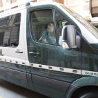 El extesorero del PP Luis Bárcenas a su llegada hoy a la Audiencia Nacional en un furgón de la Guardia Civil desde la prisión madrileña de Soto del Real.