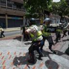 5c8b7b772300007f0124d90a