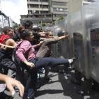 5c8b7b7724000093024d982e