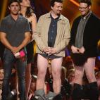 5c8ae53b230000dd0423e308