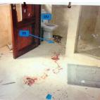 Reeva se encontraba escondida en el baño cuando Oscar disparó en repetidas ocasiones a través de la puerta, dándole muerte