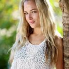 Reeva Steenkamp era una modelo sudafricana que logró ser portada de importantes revistas con la FHM. Murió el 14 de febrero de 2013 en un incidente que está siendo investigado tras ser baleada en su hogar por su pareja en ese entonces, el at...