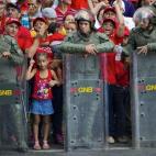 5c8ae5d92300003000e75b2d