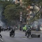 5c8ae5de230000d50423e402