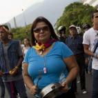 5c8ae5e1250000e203c9d41b