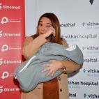 Toñi Moreno sale del hospital con su hija Lola